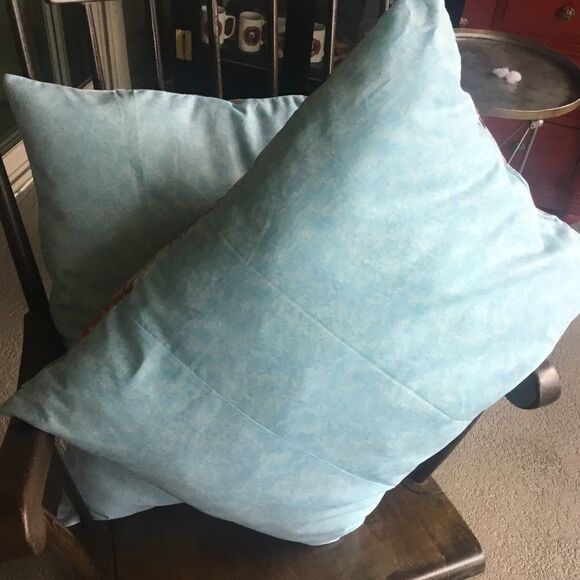 CLOSEOUT SALE $25 NWT Hand Crafted Quilted Set 2 LG Hummingbird Garden Pillows - Picture 10 of 12